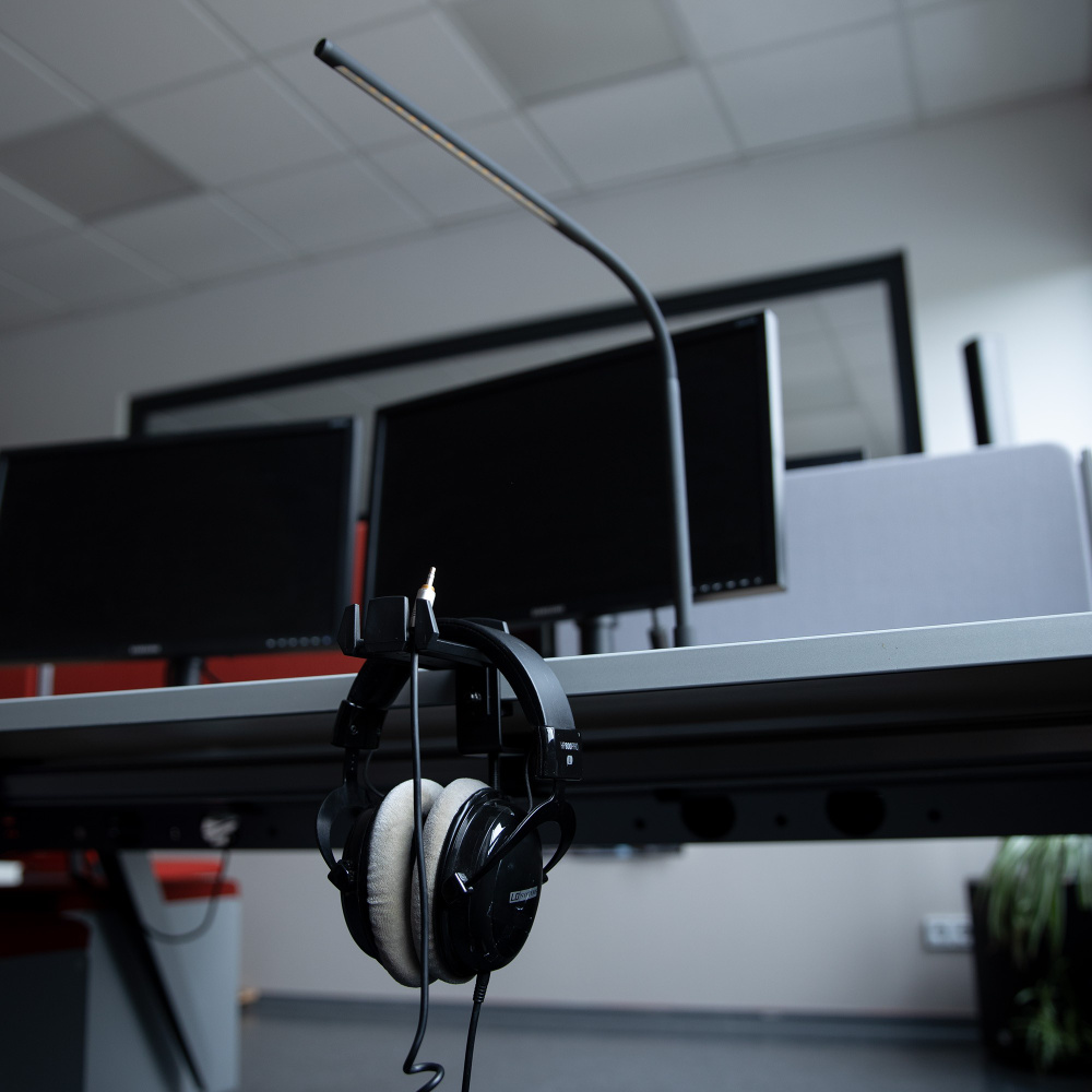 Suport d'auriculars per una taula GRAVITY HP HTC 01 B